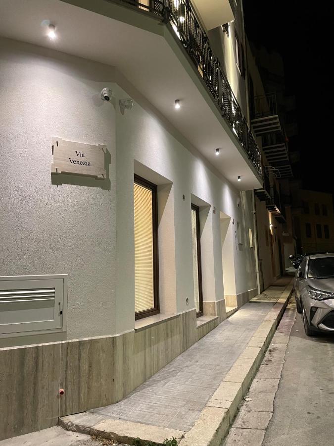 Porta Del Golfo Apartments & Suites Castellammare del Golfo Exteriör bild